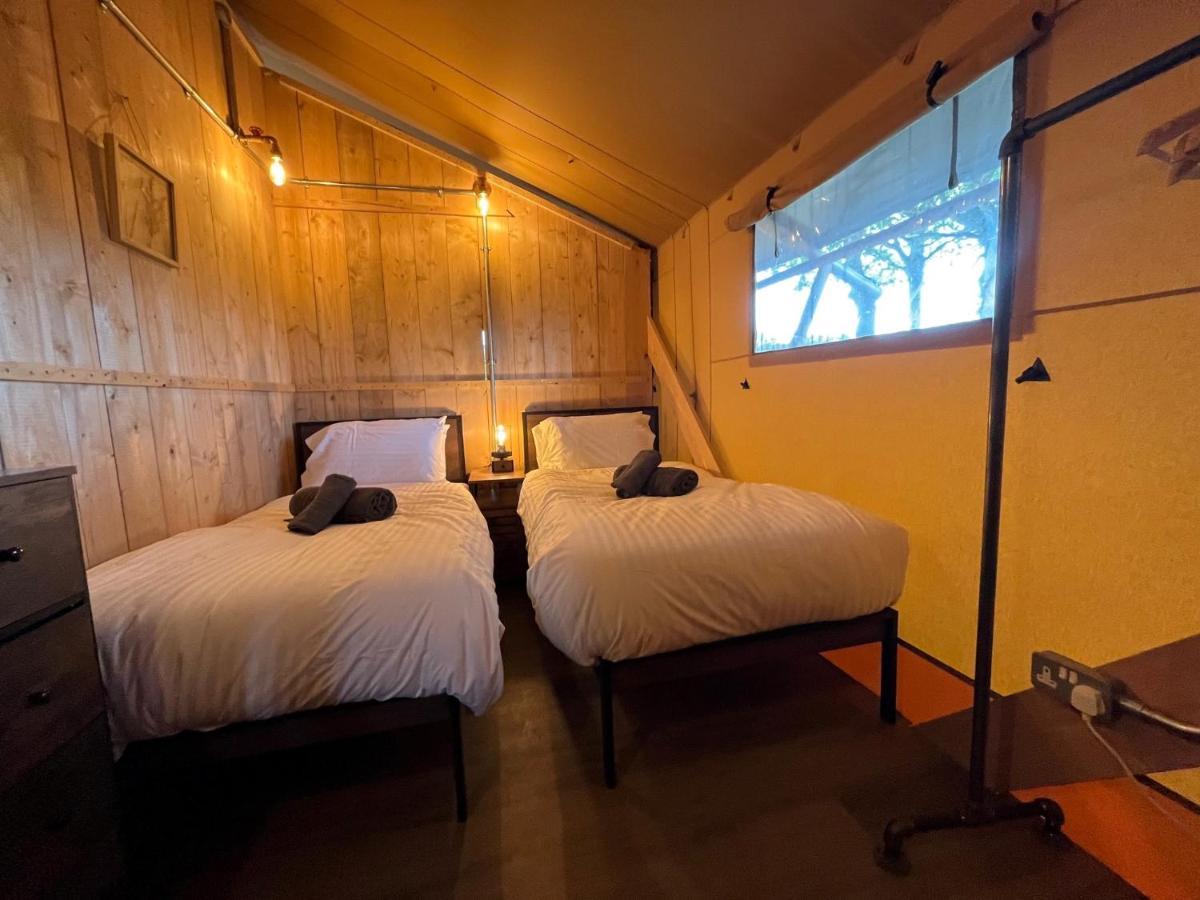 Aladdin Safari Tent Tenby Exterior foto